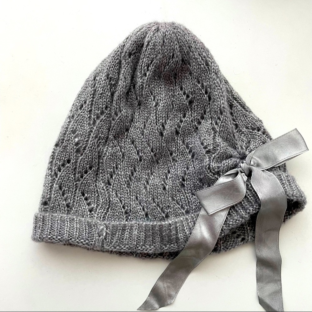 🛍3 for $25🛍 NWOT H&M Divided Grey Knit Hat with Ribbon